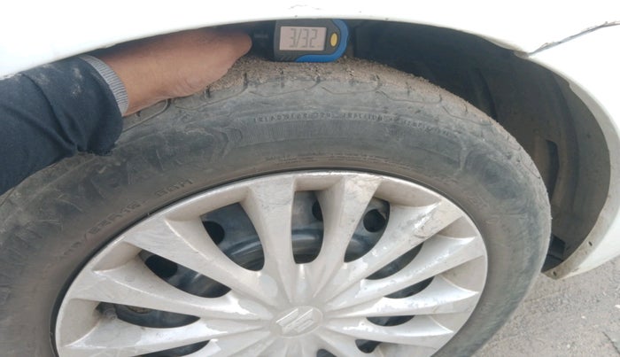 2017 Maruti Ciaz DELTA DIESEL 1.3, Diesel, Manual, 1,84,317 km, tyre