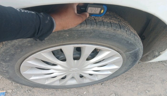 2017 Maruti Ciaz DELTA DIESEL 1.3, Diesel, Manual, 1,84,317 km, tyre