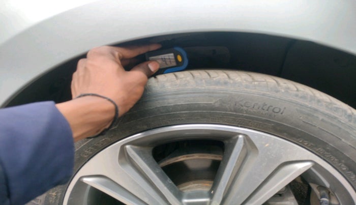 2019 Hyundai Verna 1.6 VTVT SX + AT, Petrol, Automatic, 49,769 km, tyre