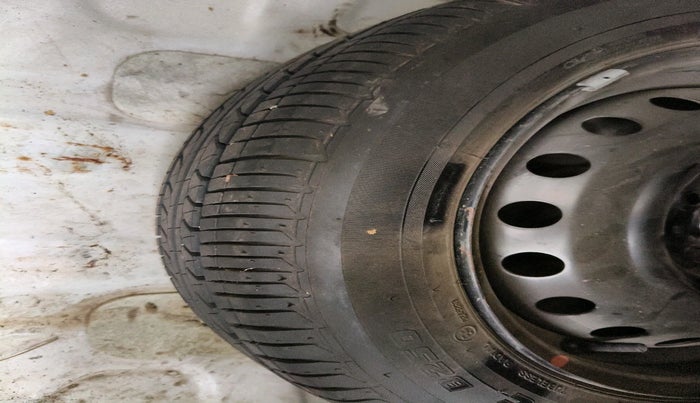 2014 Hyundai Xcent SX AT 1.2 (O), Petrol, Automatic, 1,00,003 km, tyre