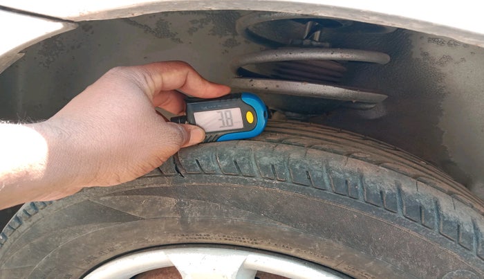 1999 Honda City 1.5L EXI AT, CNG, Automatic, 1,78,846 km, tyre