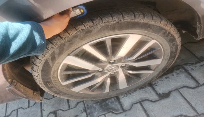 2021 Honda City 1.5L I-VTEC VX, Petrol, Manual, 1,11,550 km, tyre