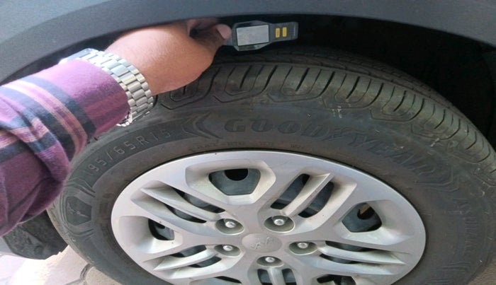 2022 KIA CARENS PRESTIGE 1.5 PETROL 7 STR, Petrol, Manual, 59,578 km, tyre