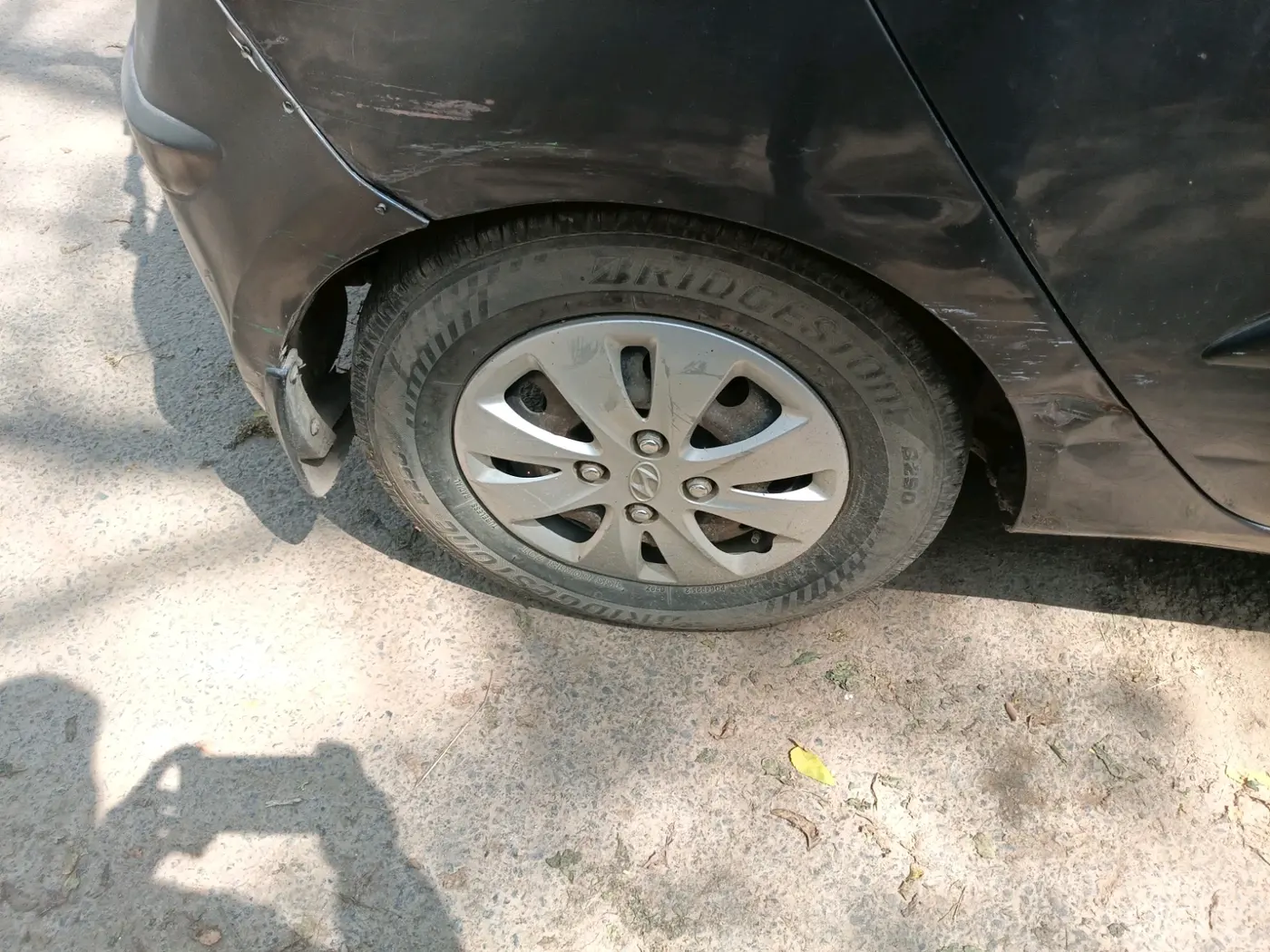 2011 Hyundai i10 MAGNA 1.2, CNG, Manual, 1,65,065 km, tyre
