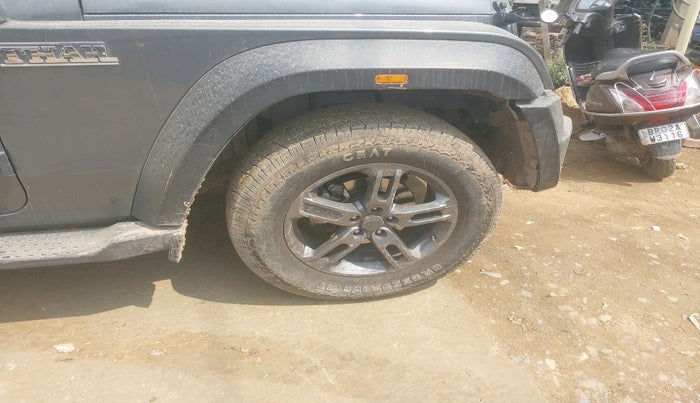 2021 Mahindra Thar LX HARD TOP 4WD MT, Diesel, Manual, 61,576 km, tyre