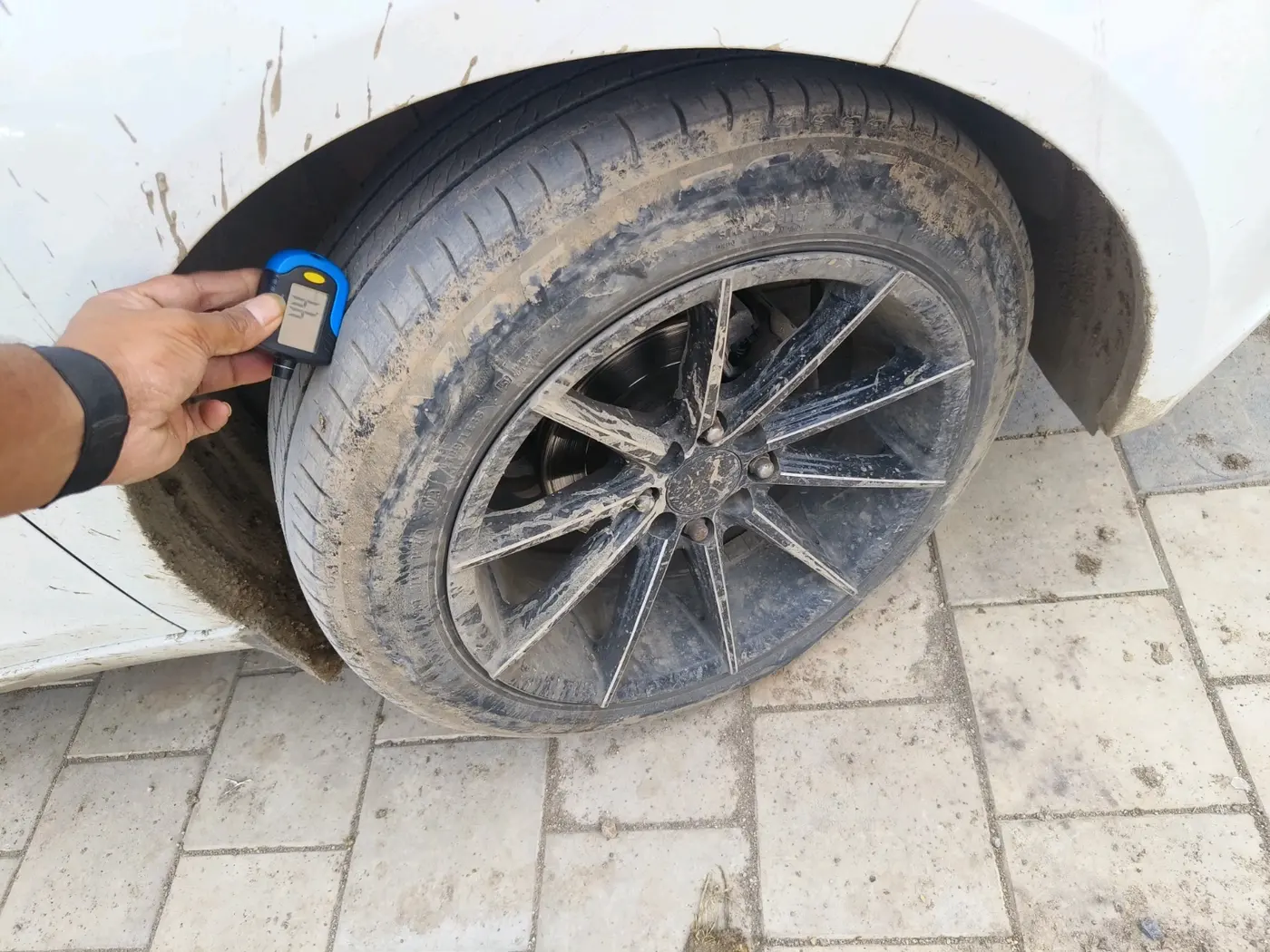 2023 Tata ALTROZ XM PLUS CNG, CNG, Manual, 46,867 km, tyre