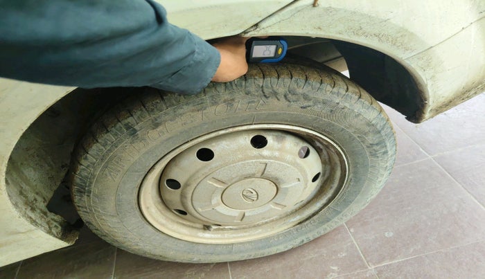 2011 Mahindra Verito D2 BS-III, Diesel, Manual, 1,37,427 km, tyre