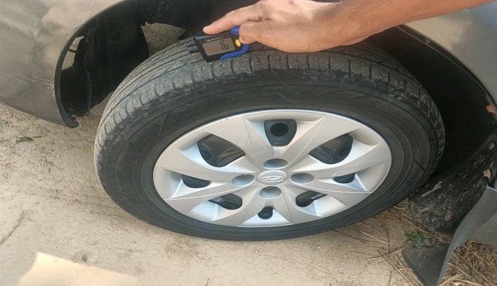 2013 Toyota Etios Liva GD, Diesel, Manual, 1,42,013 km, tyre