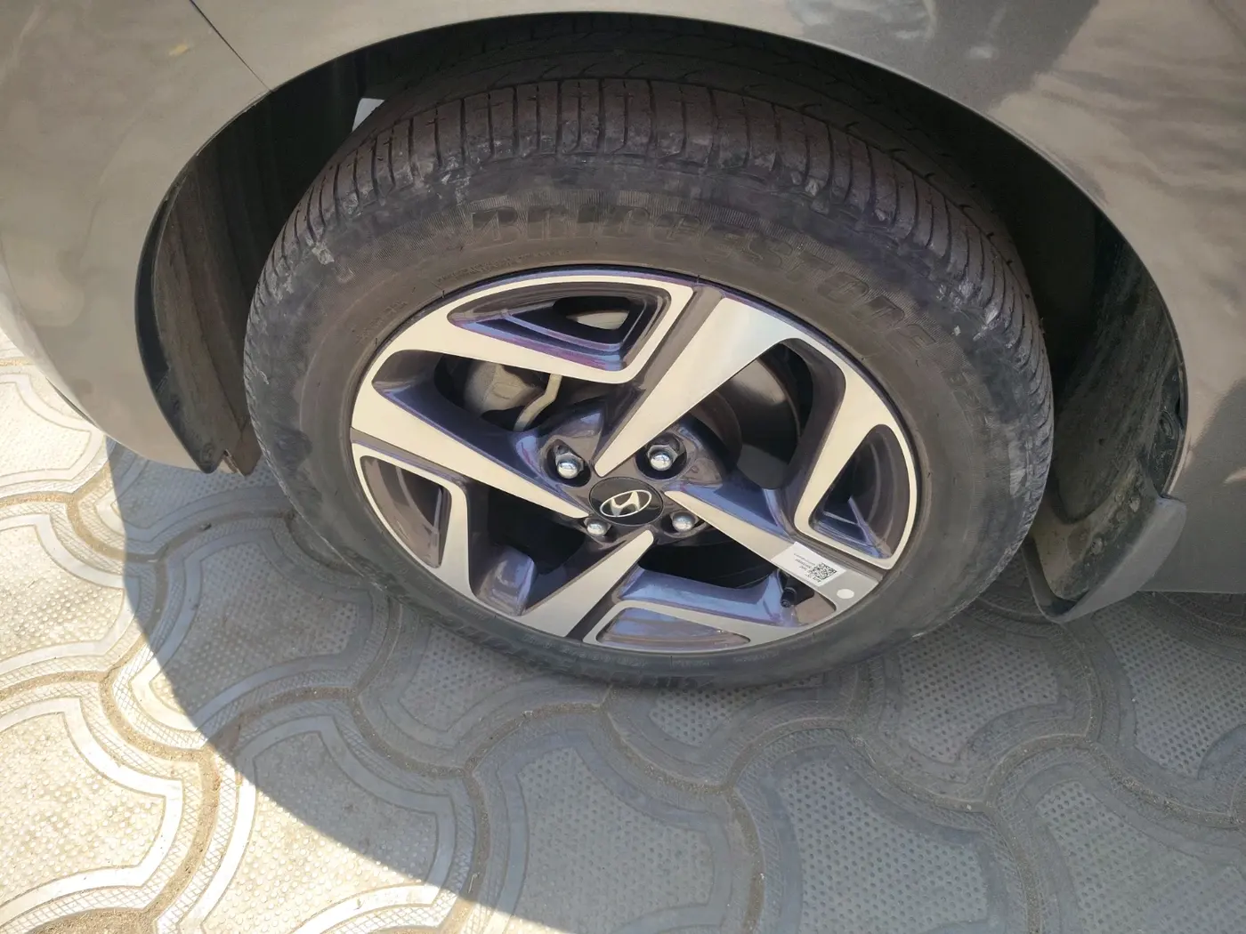2021 Hyundai AURA SX 1.2, Petrol, Manual, 75,953 km, tyre