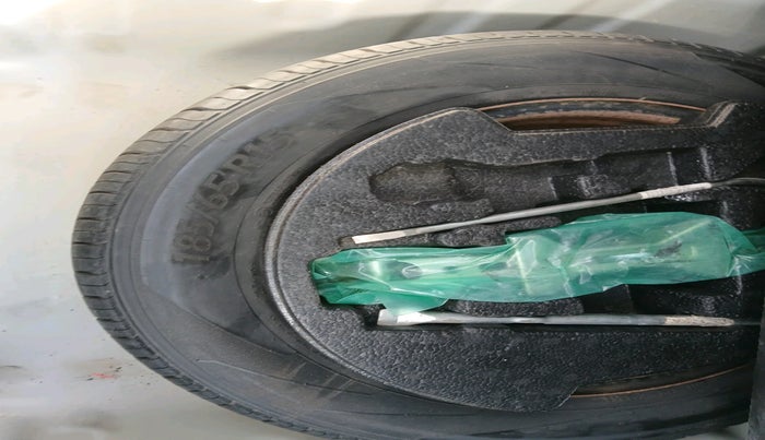 2017 Maruti Ciaz VDI+ SHVS, Diesel, Manual, 1,01,711 km, tyre