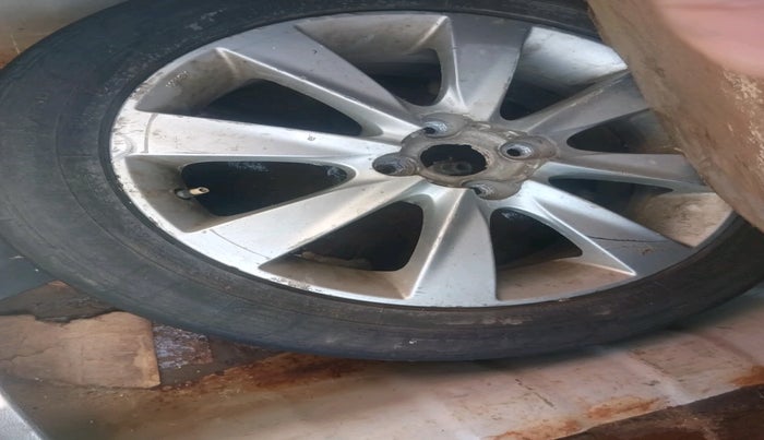 2013 Hyundai Verna FLUIDIC 1.6 VTVT SX, Petrol, Manual, 68,694 km, tyre