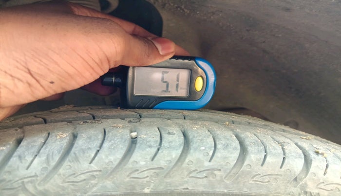 2019 Maruti Swift ZXI, Petrol, Manual, 1,27,614 km, tyre