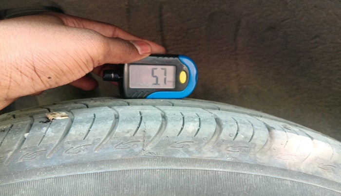 2019 Maruti Swift ZXI, Petrol, Manual, 1,27,614 km, tyre