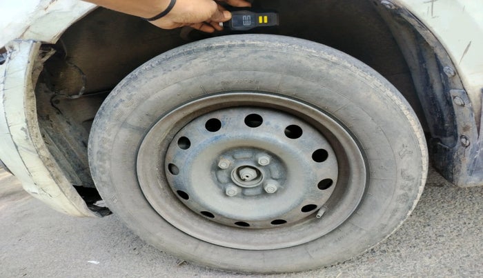 2011 Maruti Swift Dzire VXI, Petrol, Manual, 1,03,201 km, tyre