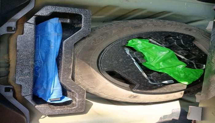 2021 Maruti Ciaz ALPHA  AT 1.5 SHVS PETROL, Petrol, Automatic, 59,639 km, tyre