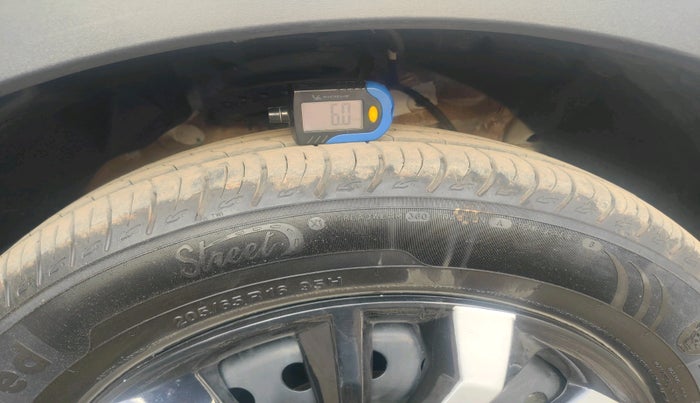 2025 Mahindra XUV 3XO MX2 1.5 Turbo Diesel, Diesel, Manual, 9,670 km, tyre