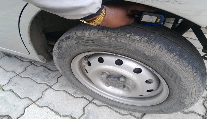 2017 Maruti Wagon R 1.0 LXI CNG, CNG, Manual, 1,50,750 km, tyre