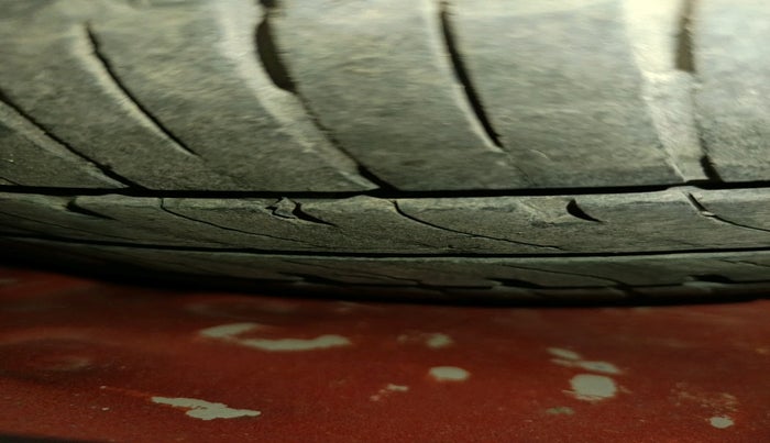 2016 Maruti Wagon R 1.0 VXI AMT, Petrol, Automatic, 71,239 km, tyre