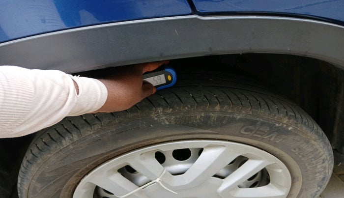 2022 Maruti Vitara Brezza LXI, Petrol, Manual, 18,234 km, tyre