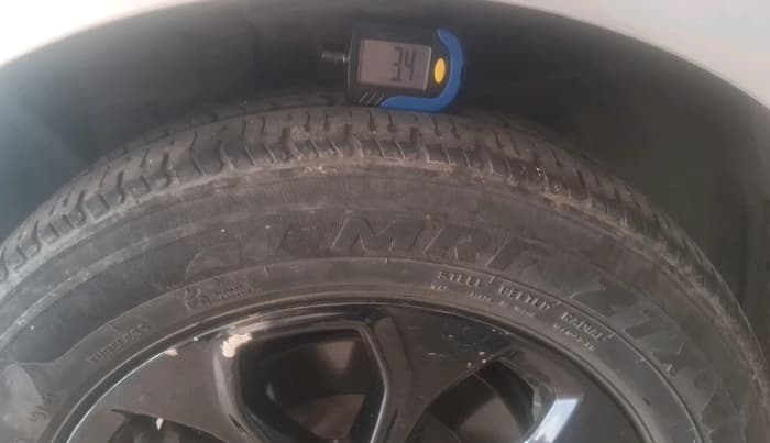 2016 Ford Figo Aspire TITANIUM 1.2 PETROL, Petrol, Manual, 88,930 km, tyre