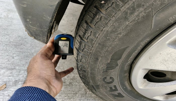 2012 Hyundai i10 MAGNA 1.2, CNG, Manual, 46,756 km, tyre