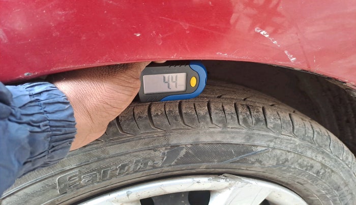 2012 Hyundai Eon ERA +, Petrol, Manual, 80,665 km, tyre