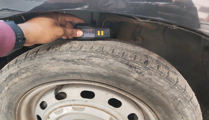 2016 Mahindra Kuv100 K2 PLUS 6 STR, Petrol, Manual, 33,461 km, tyre