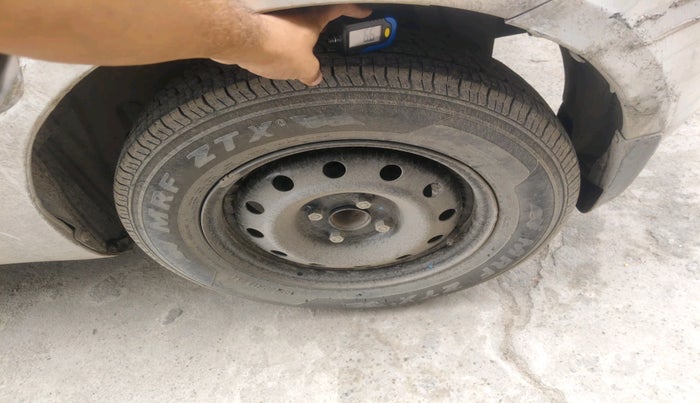 2012 Maruti Swift VXI, Petrol, Manual, 71,821 km, tyre