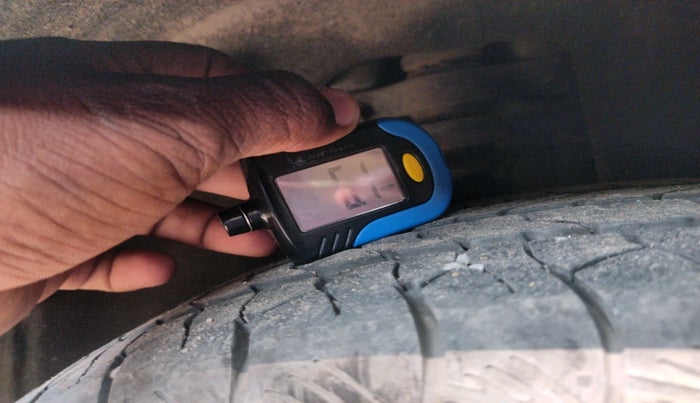 2022 Hyundai ALCAZAR PLATINUM 2.0 MT 7STR, Petrol, Manual, 15,022 km, tyre