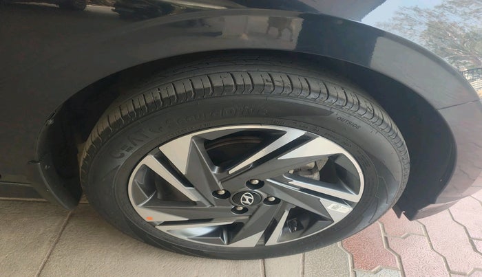 2022 Hyundai NEW I20 ASTA (O) 1.2 AT, Petrol, Automatic, 23,090 km, tyre