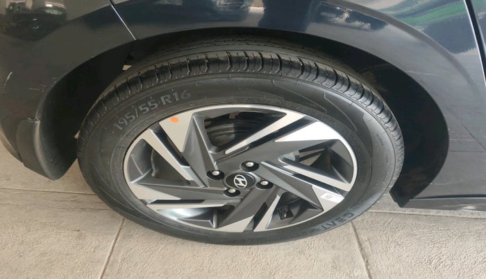 2022 Hyundai NEW I20 ASTA (O) 1.2 AT, Petrol, Automatic, 23,090 km, tyre