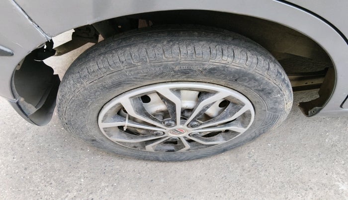 2016 Maruti Wagon R 1.0 LXI CNG, CNG, Manual, 75,831 km, tyre