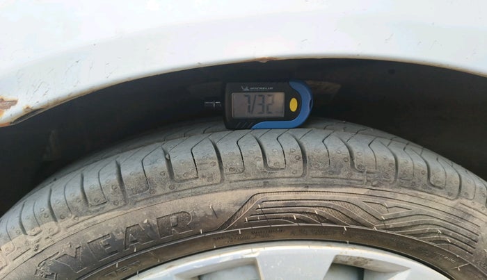 2013 Chevrolet Spark E 1.0, Petrol, Manual, 88,306 km, tyre