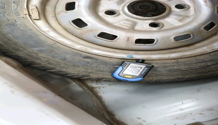 2013 Chevrolet Spark E 1.0, Petrol, Manual, 88,306 km, tyre