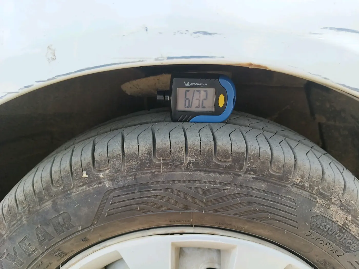 2013 Chevrolet Spark E 1.0, Petrol, Manual, 88,306 km, tyre