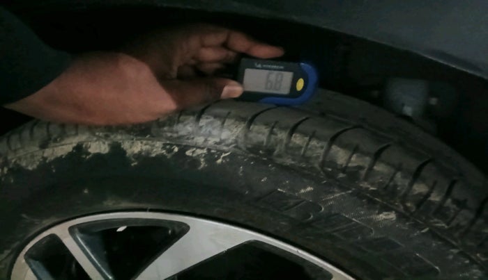 2023 Mahindra XUV300 W6 1.5 Diesel, Diesel, Manual, 38,308 km, tyre