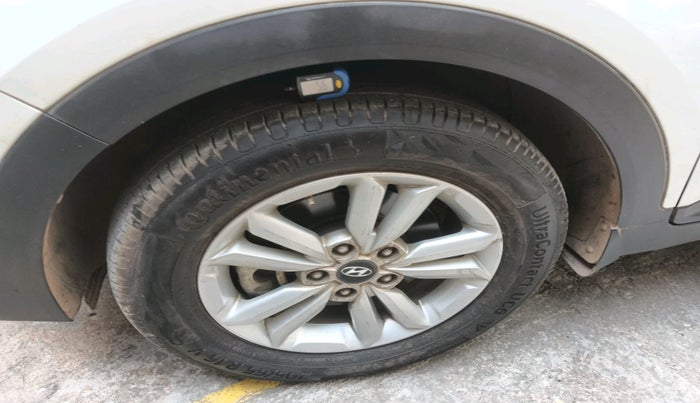 2015 Hyundai Creta SX PLUS AT 1.6 DIESEL, Diesel, Automatic, 74,324 km, tyre