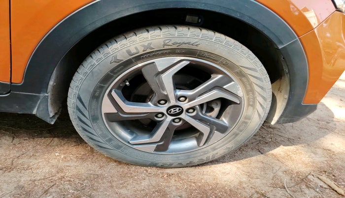 2018 Hyundai Creta SX AT 1.6 DIESEL, Diesel, Automatic, 1,86,327 km, tyre