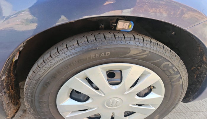 2018 Maruti Dzire VXI, Petrol, Manual, 1,02,490 km, tyre