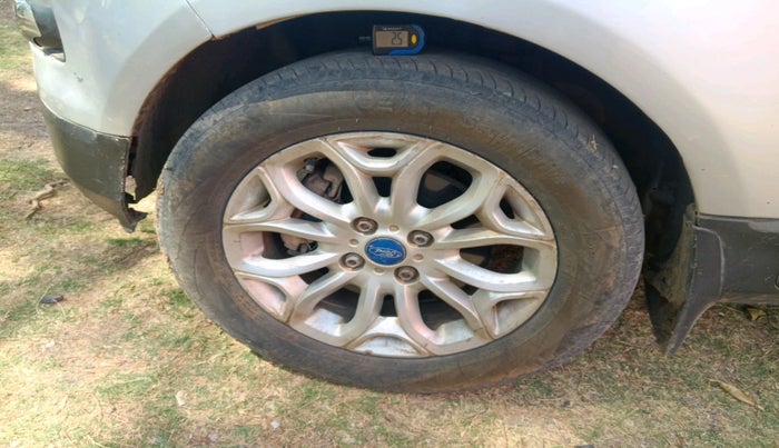 2013 Ford Ecosport TITANIUM 1.5L DIESEL, Diesel, Manual, 2,50,000 km, tyre