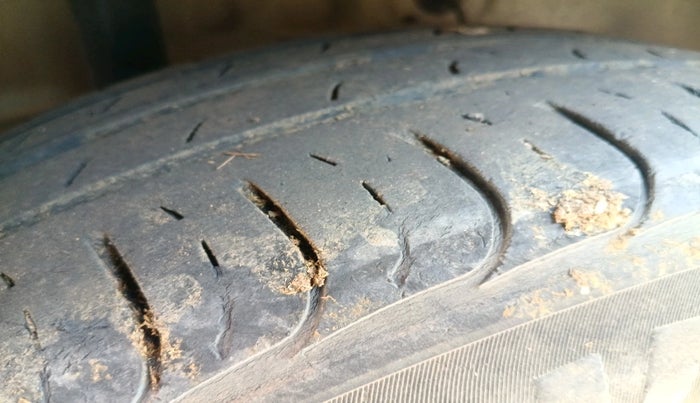 2013 Ford Ecosport TITANIUM 1.5L DIESEL, Diesel, Manual, 2,50,000 km, tyre