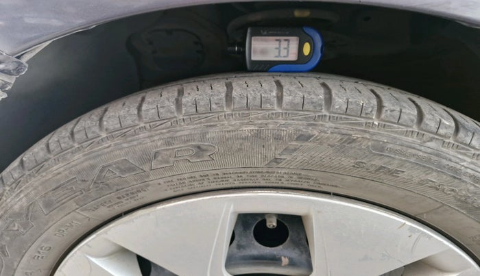 2017 Hyundai Xcent E+, Petrol, Manual, 80,974 km, tyre