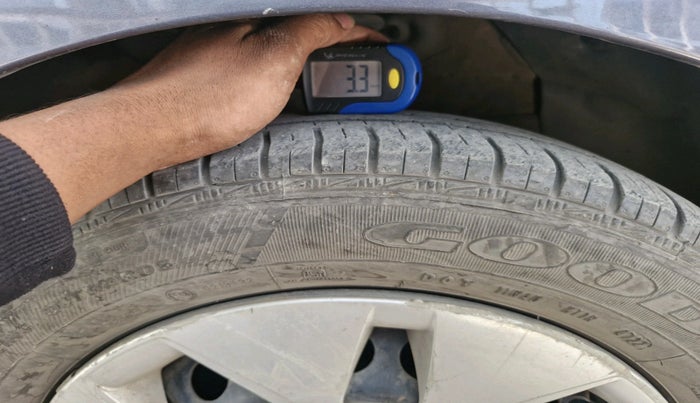 2017 Hyundai Xcent E+, Petrol, Manual, 80,974 km, tyre