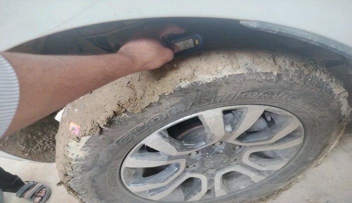 2019 Ford Endeavour TITANIUM PLUS 2.2 4X2 AT SUNROOF, Diesel, Automatic, 1,34,644 km, tyre