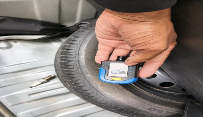 2011 Toyota Etios G, Petrol, Manual, 91,424 km, tyre