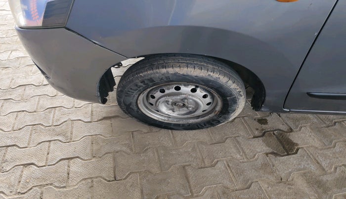 2012 Maruti Wagon R 1.0 LXI, CNG, Manual, 1,91,617 km, tyre