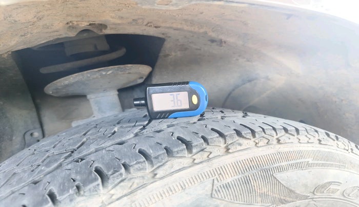 2013 Renault Duster 85 PS RXL DIESEL, Diesel, Manual, 1,63,039 km, tyre