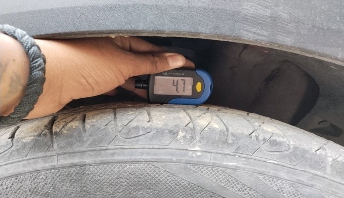 2015 Hyundai Creta SX 1.6 DIESEL, Diesel, Manual, 1,05,654 km, tyre