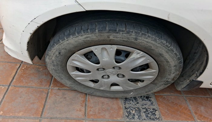 2014 Honda Amaze 1.2L I-VTEC S, Petrol, Manual, 70,210 km, tyre