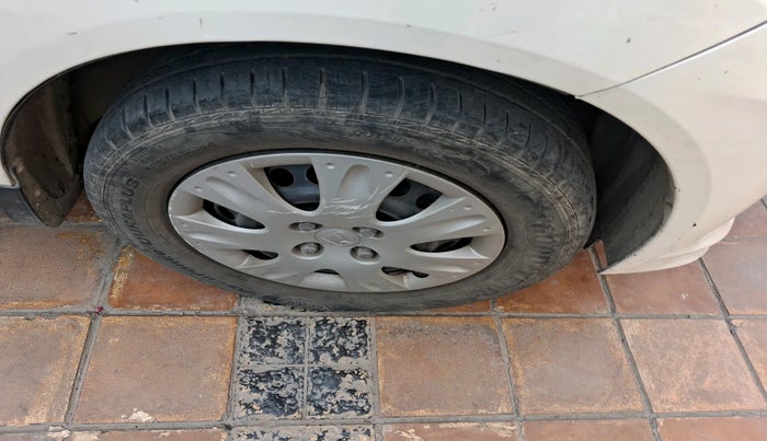 2014 Honda Amaze 1.2L I-VTEC S, Petrol, Manual, 70,210 km, tyre